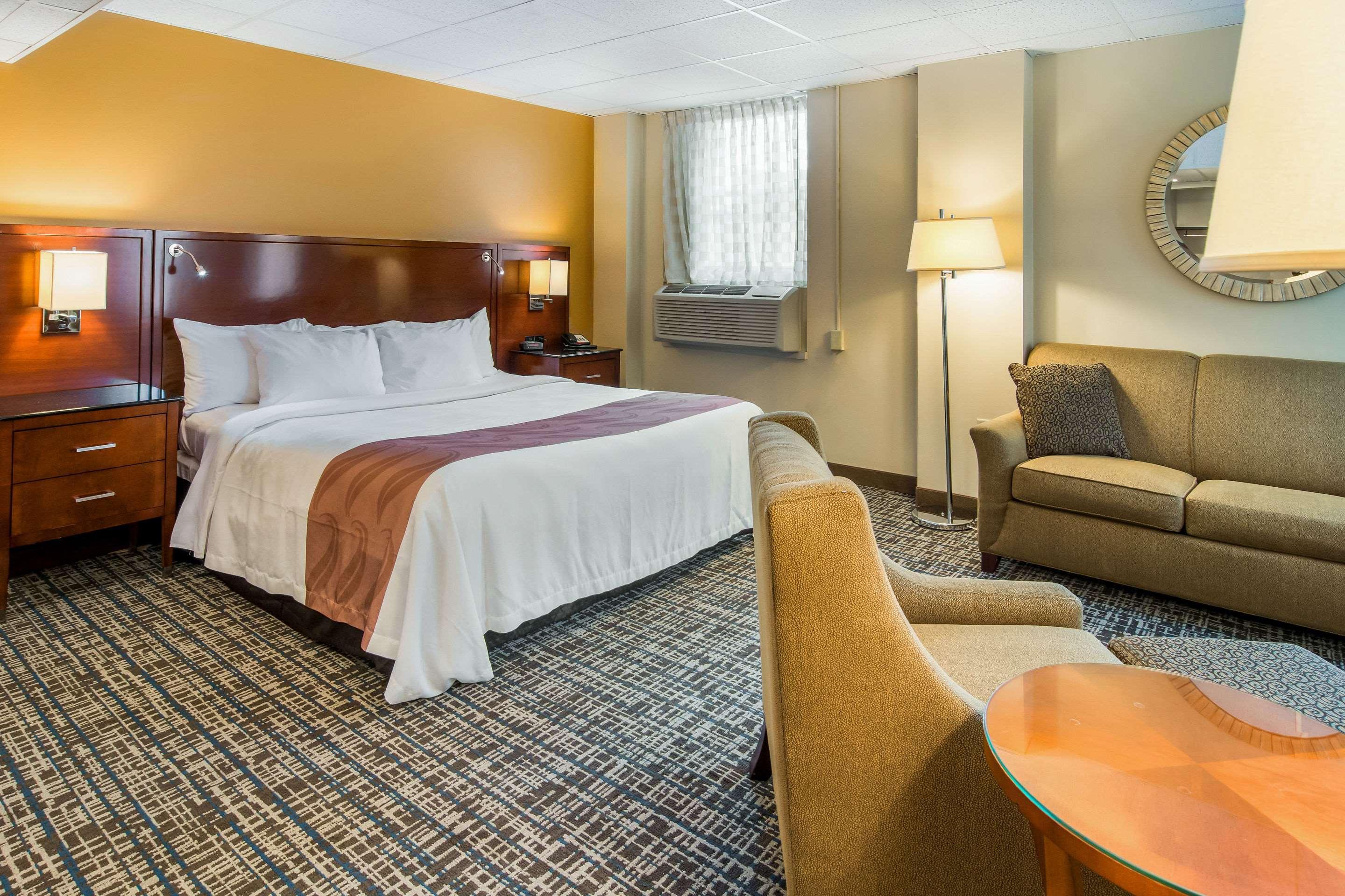 Virginia Quality Inn & Suites מראה חיצוני תמונה