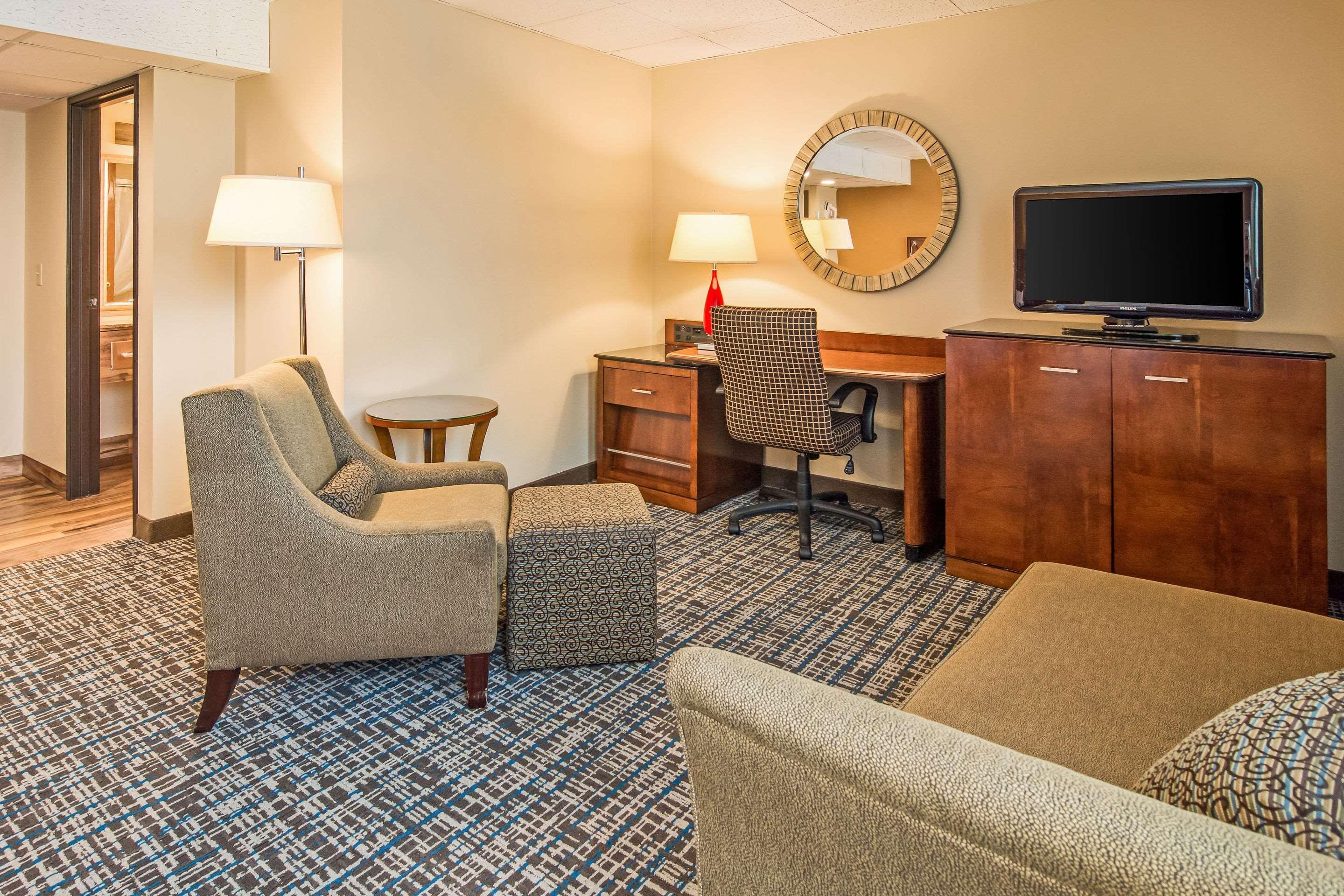 Virginia Quality Inn & Suites מראה חיצוני תמונה
